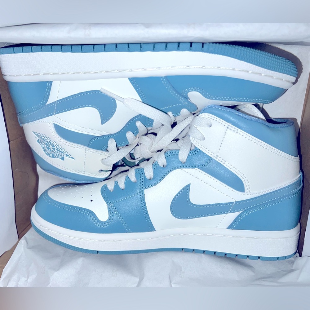 Womens Jordan 1 Mid university blue Size 7.5 BRAND NEW!
